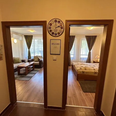 Charming Apartmnet Near Gondola And Bar Street Bansko Exterior photo